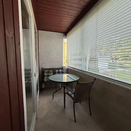 Apartment Ganze Mit Parkplatz In Guter Lage *