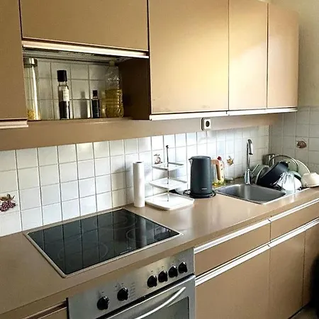 Ganze Mit Parkplatz In Guter Lage Apartment *